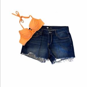 Old Navy frayed jean shorts size 6